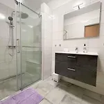 In 42068 شقة
