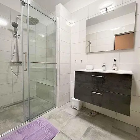 In 42068 Apartment