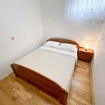 Appartement In 42068 Jadranovo