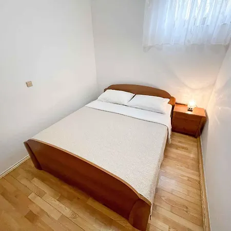 Apartment In 42068 Jadranovo